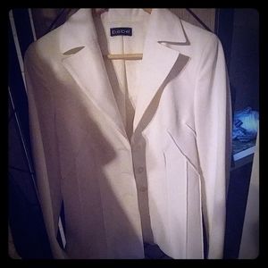 White bebe jacket with no pockets